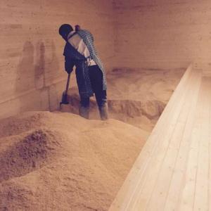 嘉和酵素浴工人发酵中